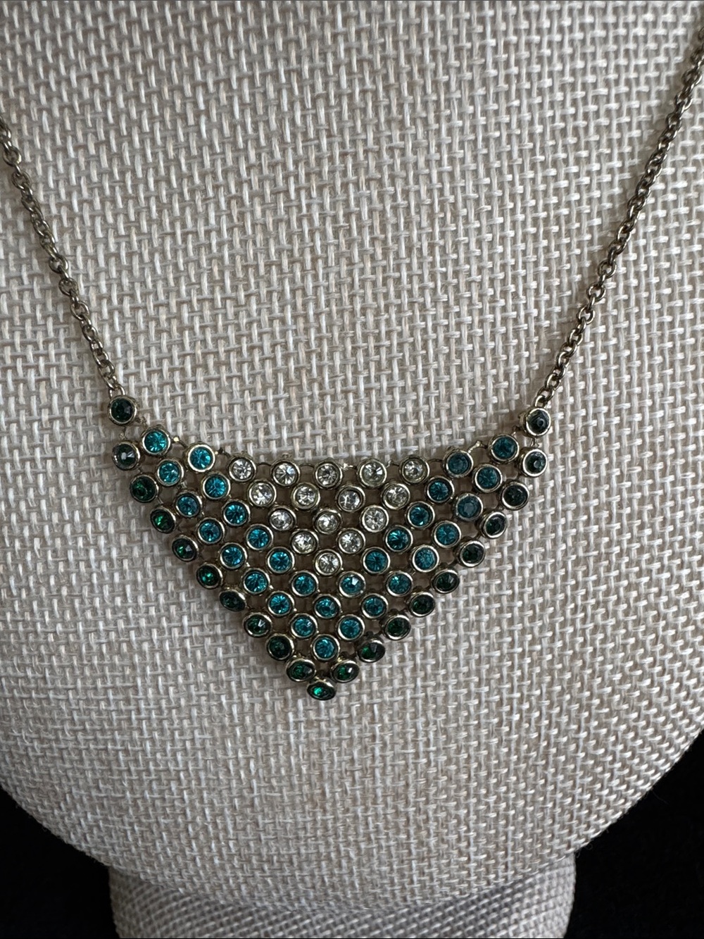 VTG Avon SAQ Rhinestone Ombre Mesh Bib Necklace Blue Aqua Teal Silver Tone